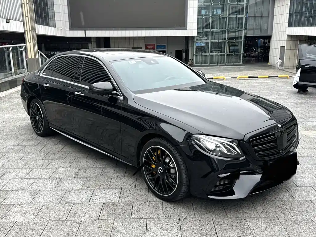 Mercedes-Benz E-Class — миниатюра 3