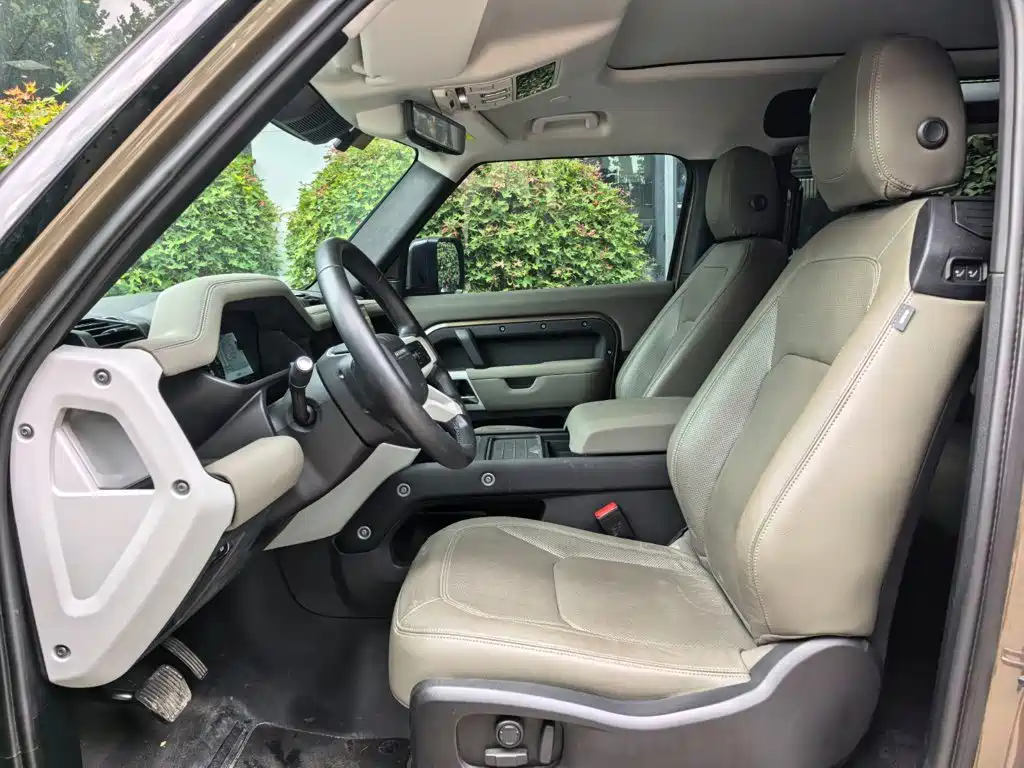 Land Rover Defender — миниатюра 3