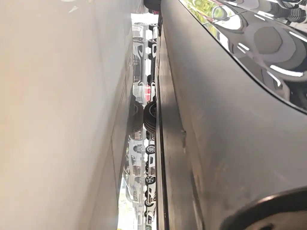 Tesla Model Y — миниатюра 22