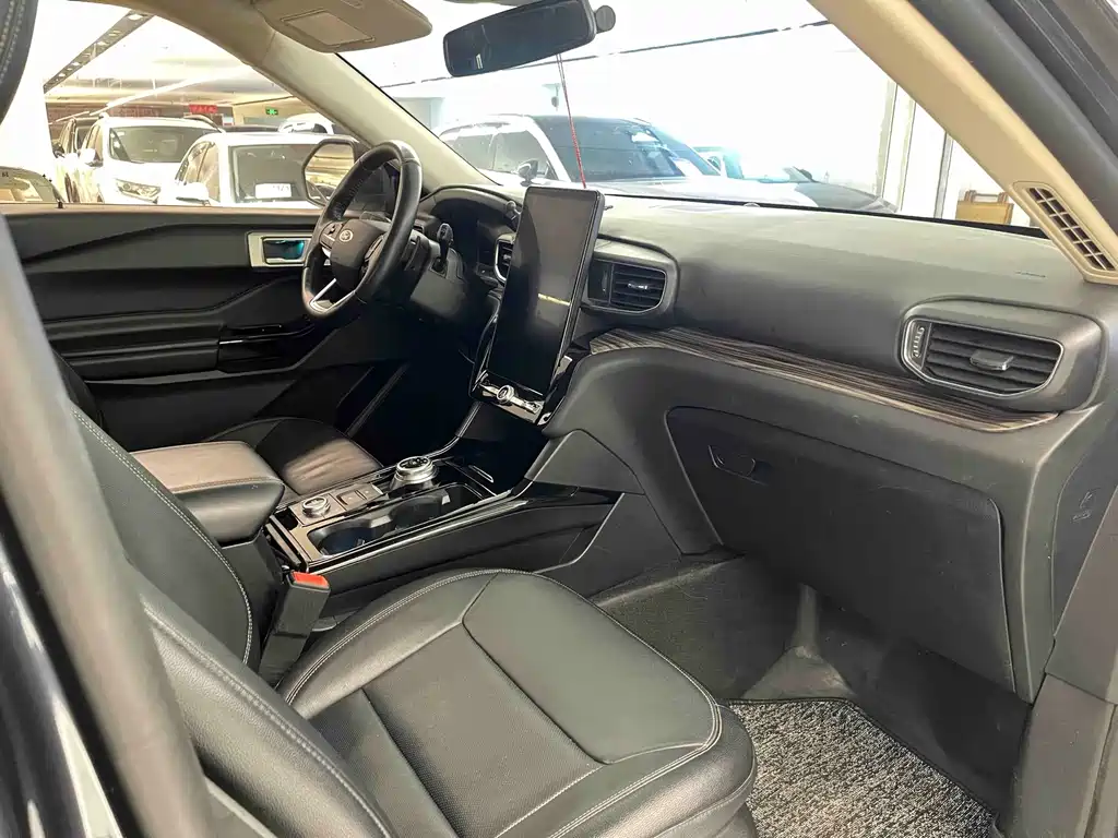 Ford Explorer — миниатюра 16
