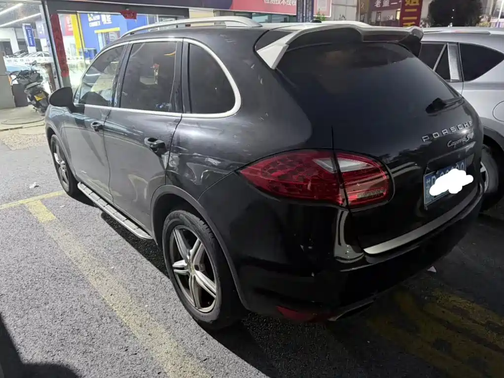 Porsche Cayenne — миниатюра 5