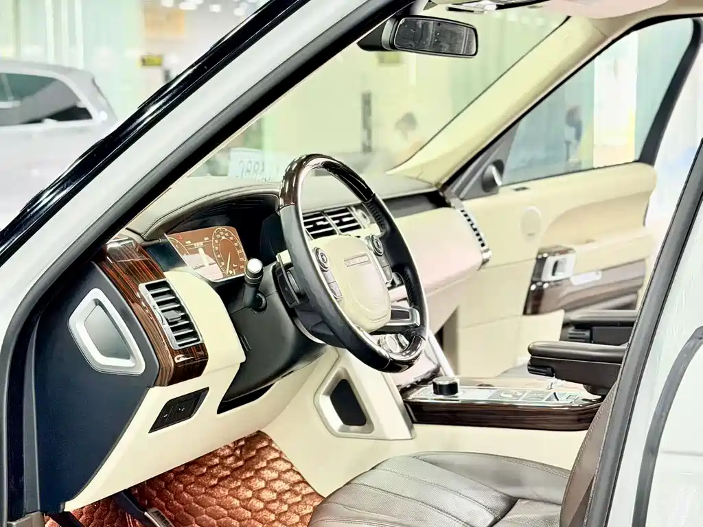 Land Rover Range Rover — миниатюра 4
