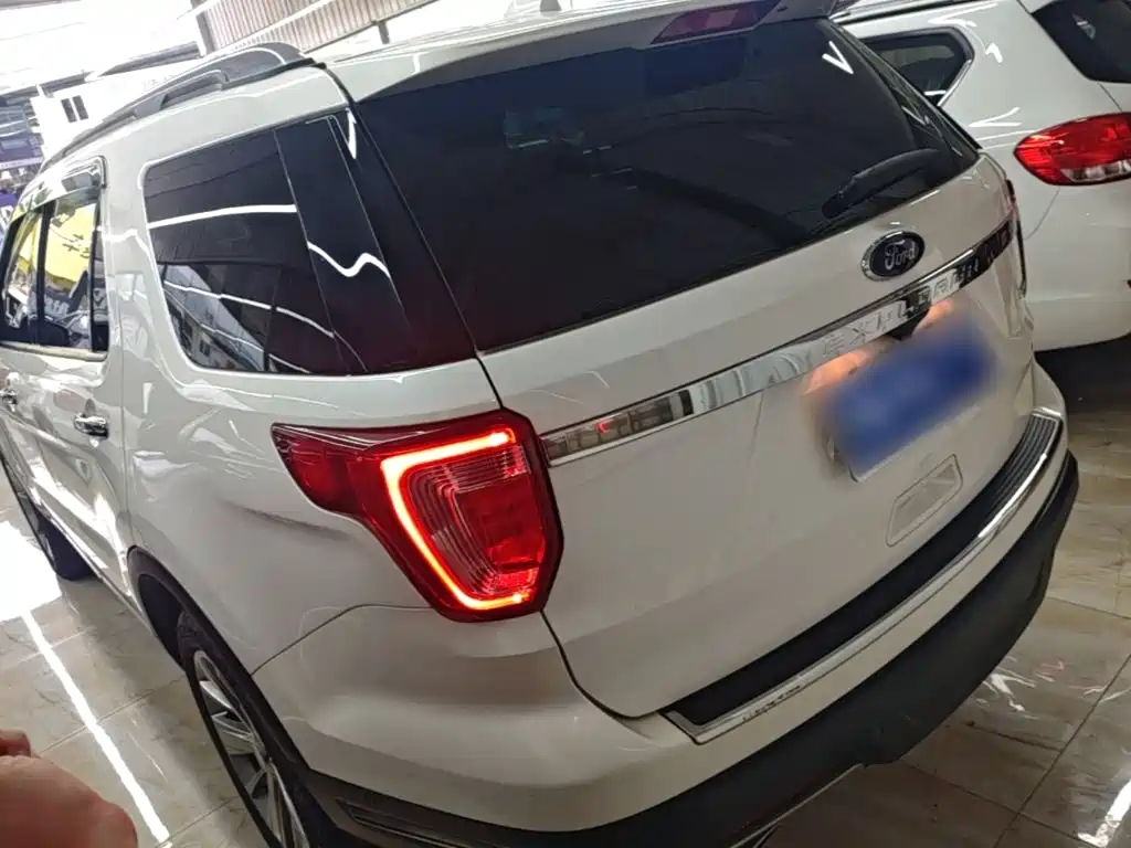 Ford Explorer (Import) — миниатюра 5