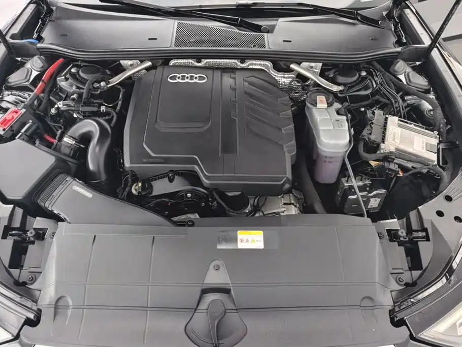 Audi A6L 2023 40 TFSI Luxury