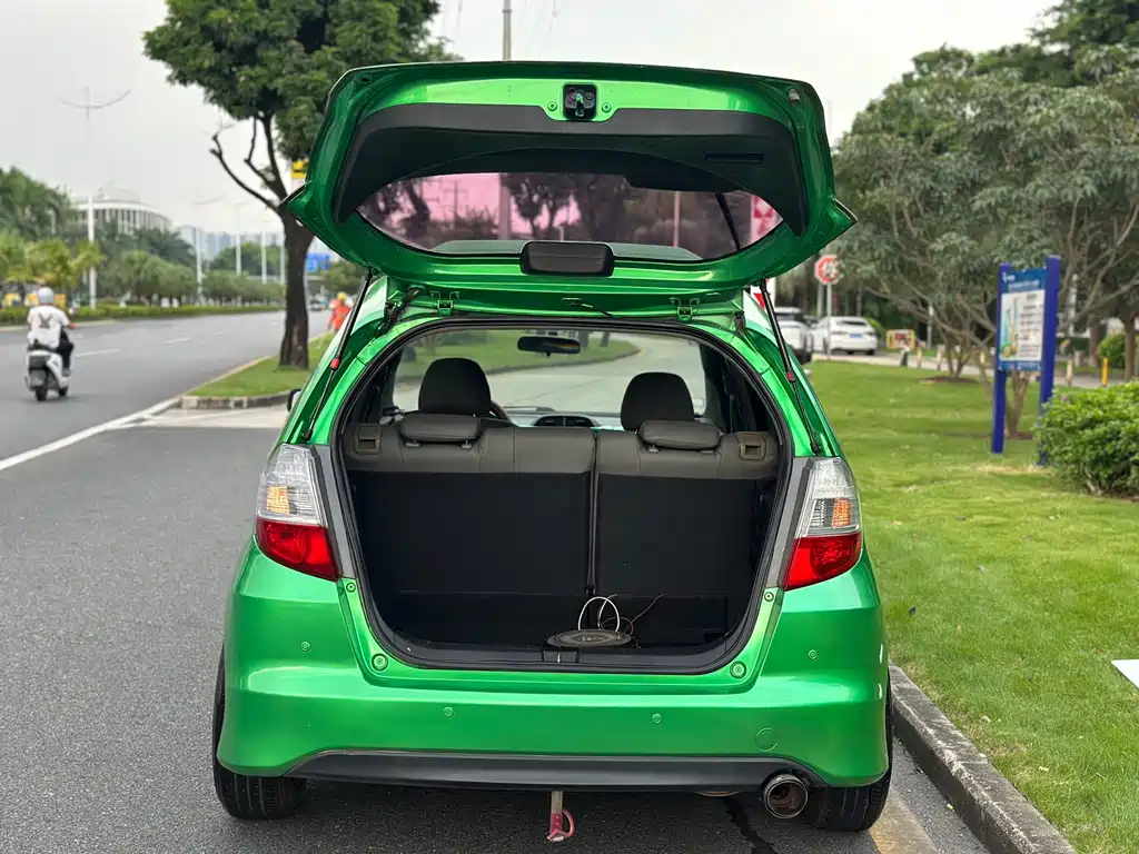 Honda Fit — миниатюра 8