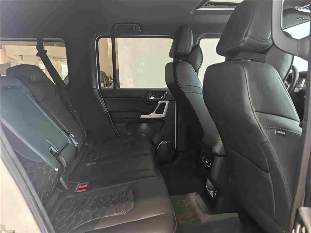 212 212 T01 — миниатюра 22