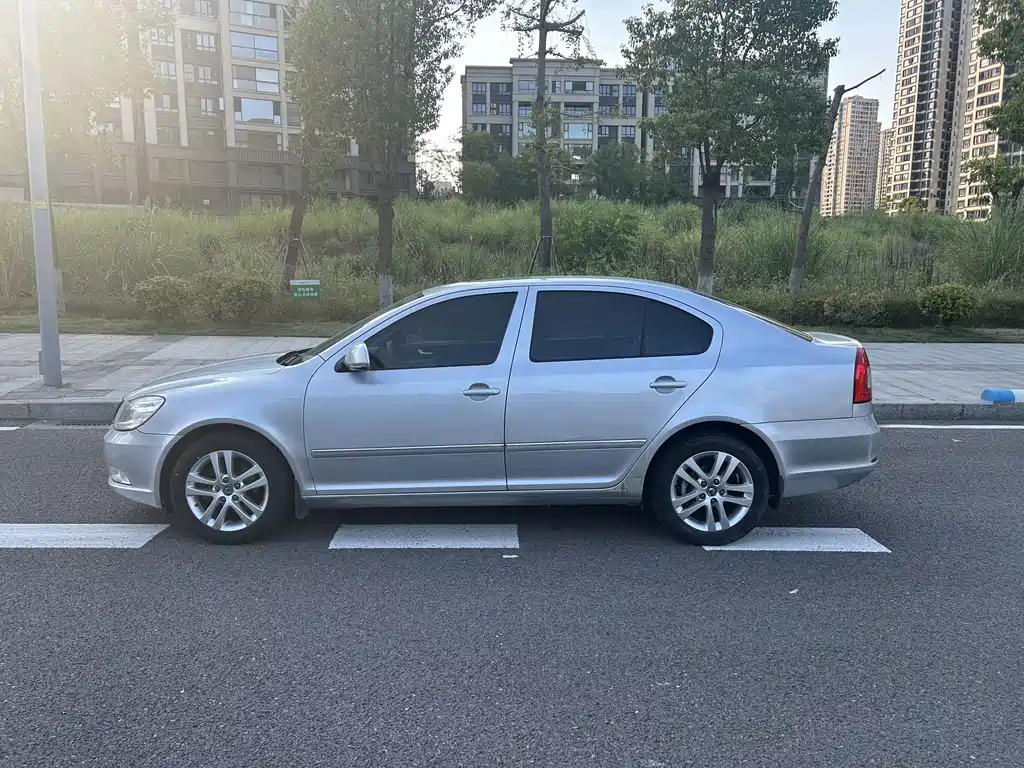 Skoda Octavia — миниатюра 3