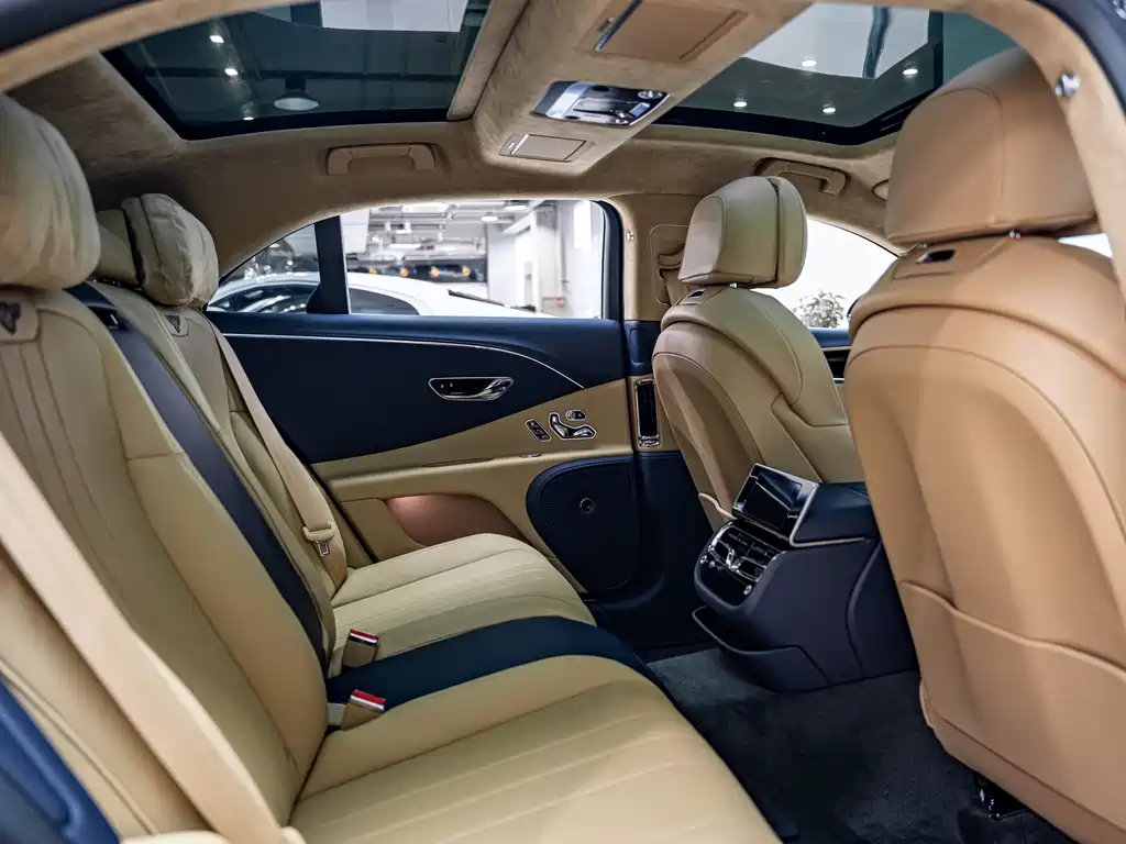 Bentley Flying Spur — миниатюра 18