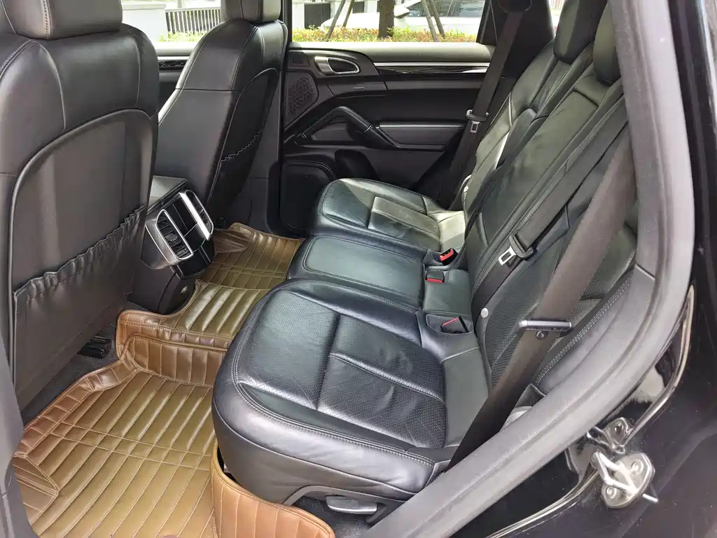 Porsche Cayenne 2014 Cayenne Platinum Edition 3.0T