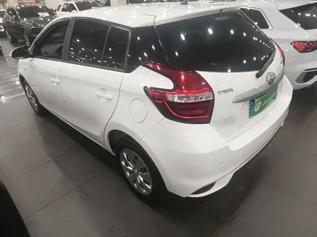 Toyota Yaris L — миниатюра 5