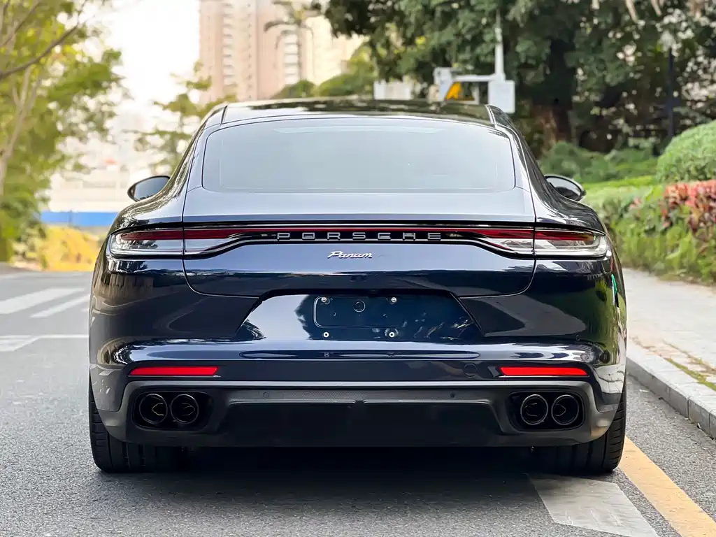 PORSCHE PANAMERA