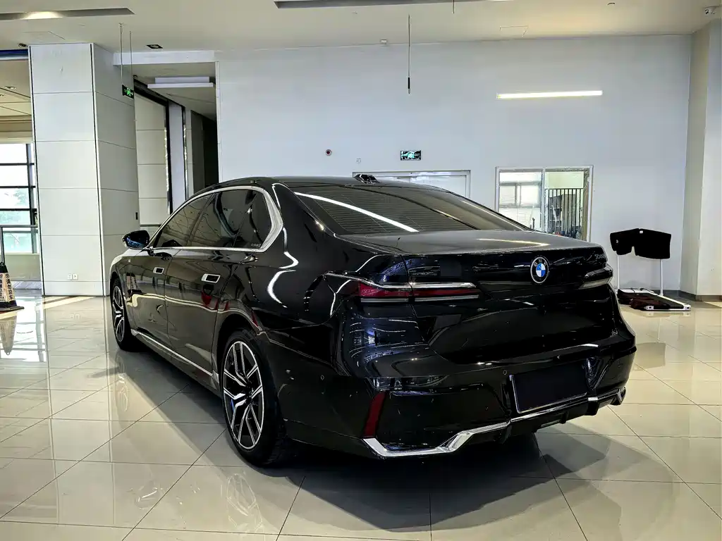 BMW 7 Series 7 2023 735Li M Sport