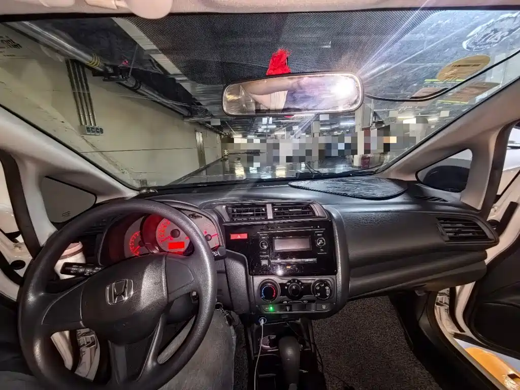 Honda Fit — миниатюра 9