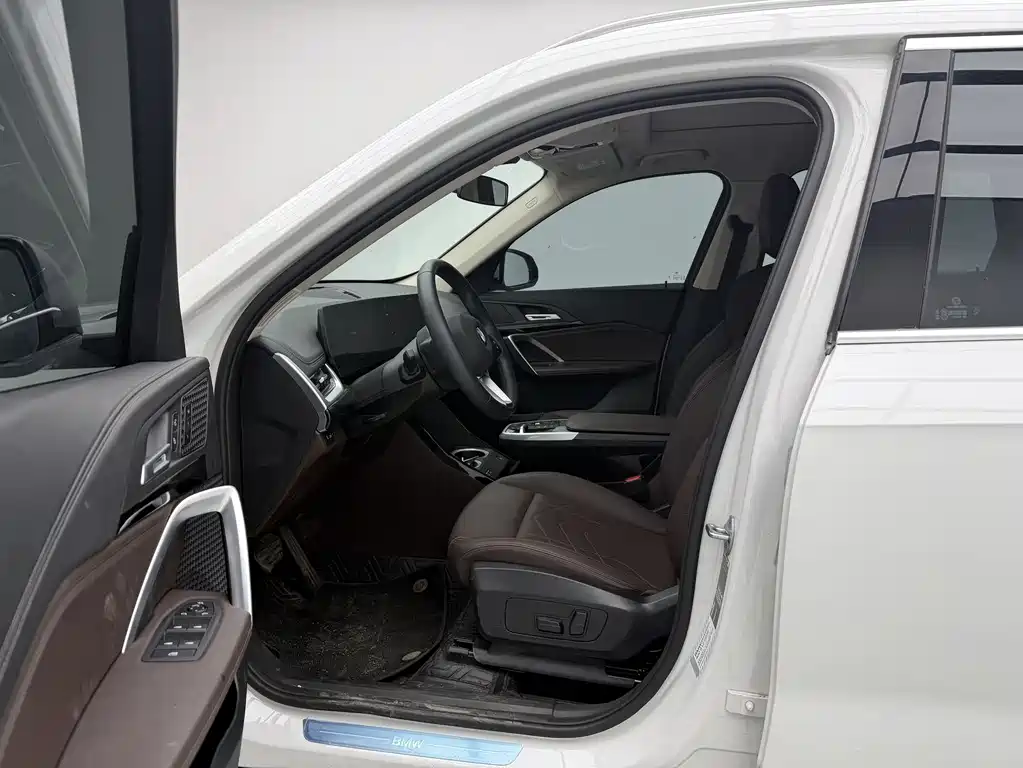 BMW X1 - фото 7
