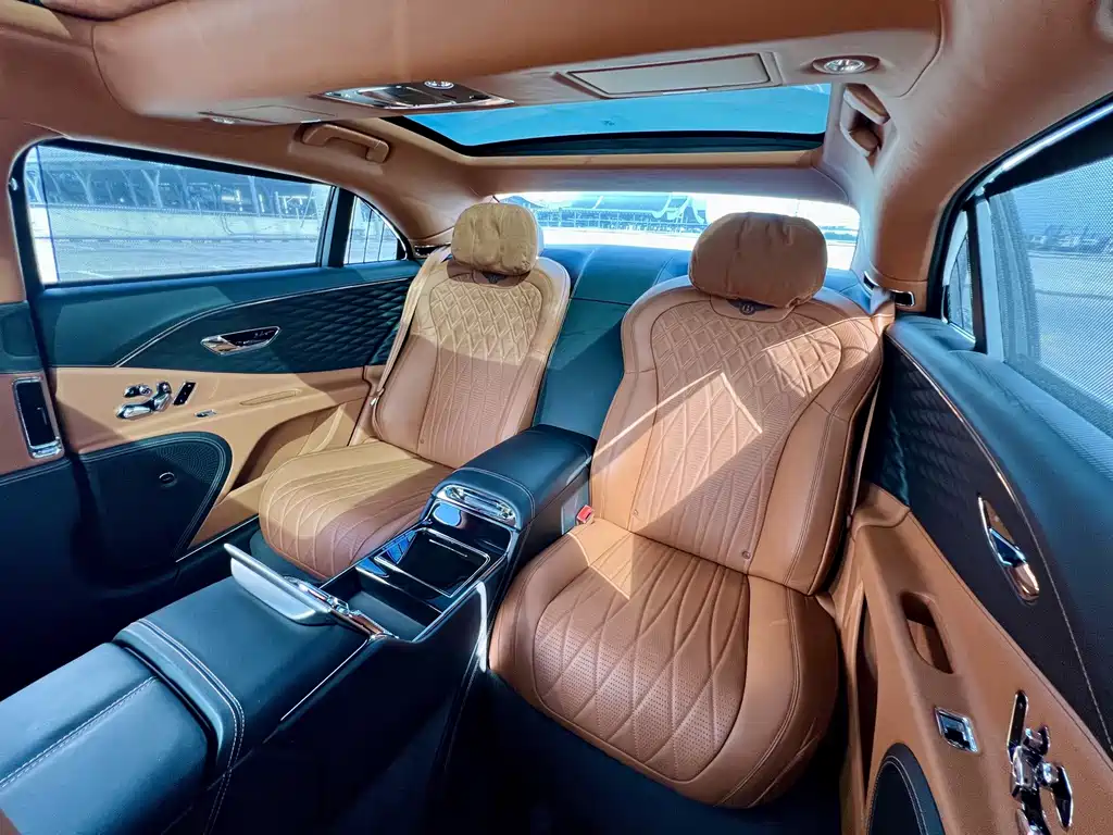 Bentley Flying Spur — миниатюра 12