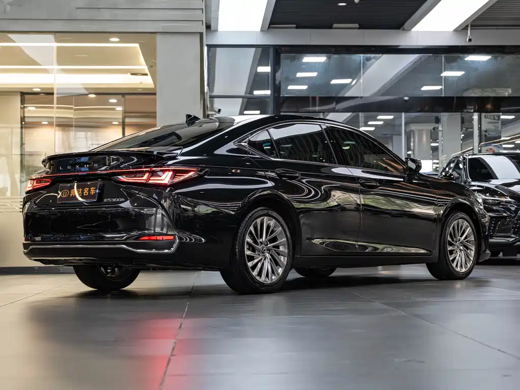 Lexus ES 2025 300h Executive