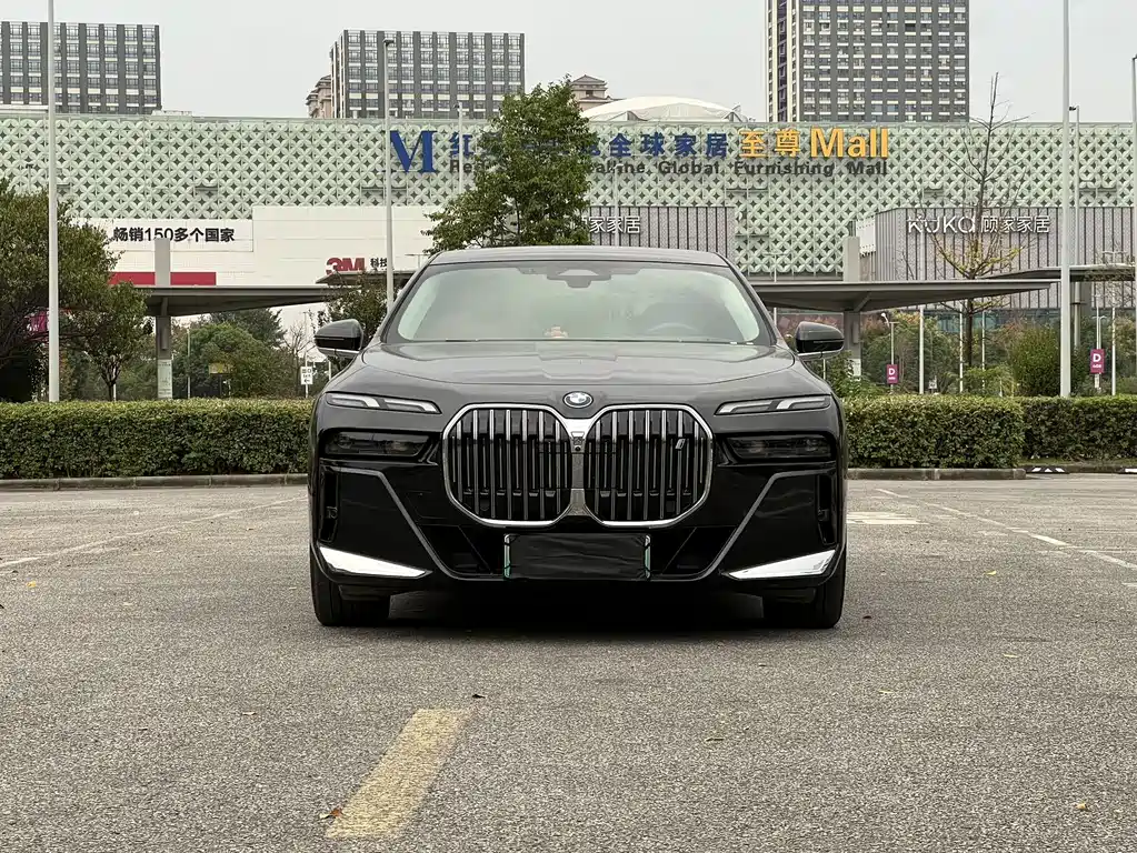 BMW i7 — миниатюра 2