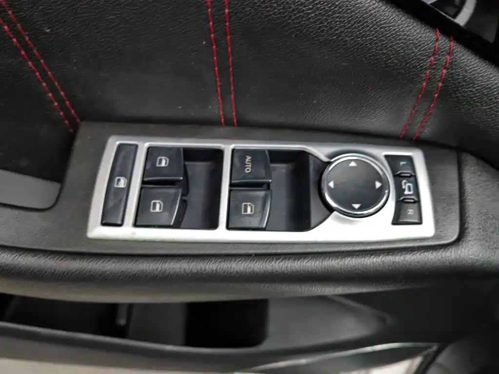 Changfeng CS10 2017 2.0T MT