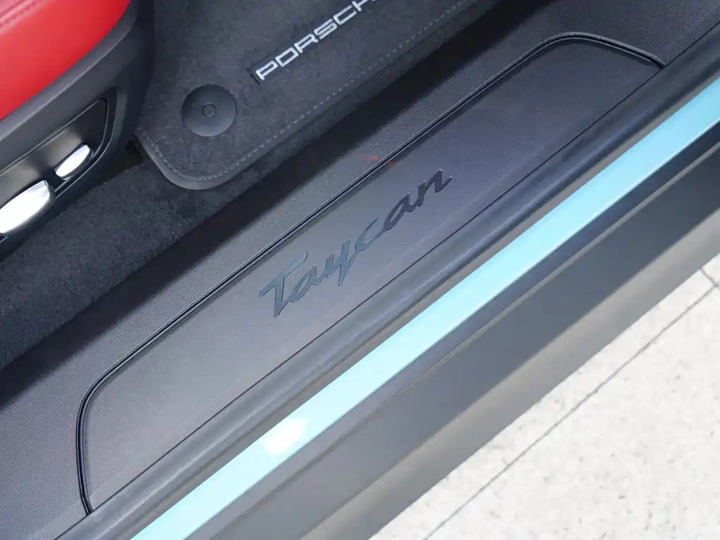 Porsche Taycan — миниатюра 15