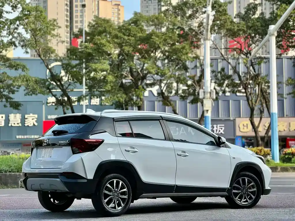 Toyota Yaris L — миниатюра 9