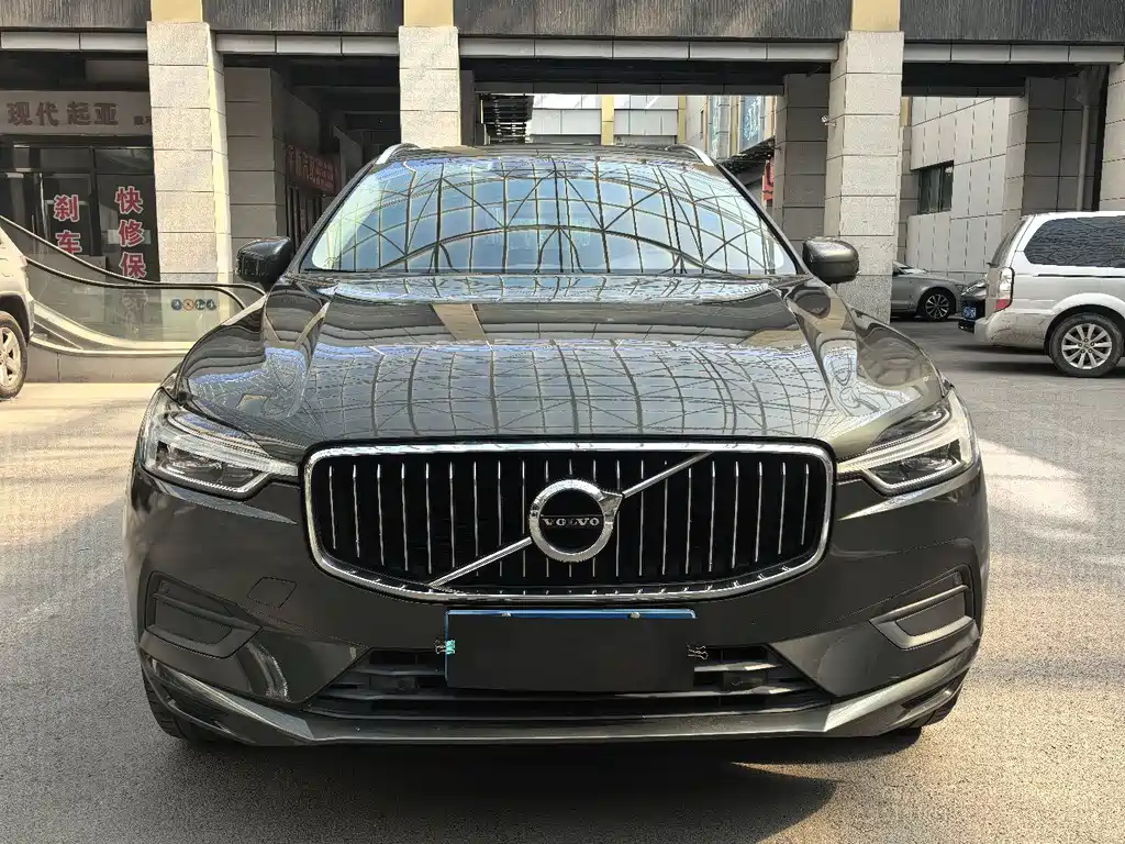 Volvo XC60 2019 T5 V
