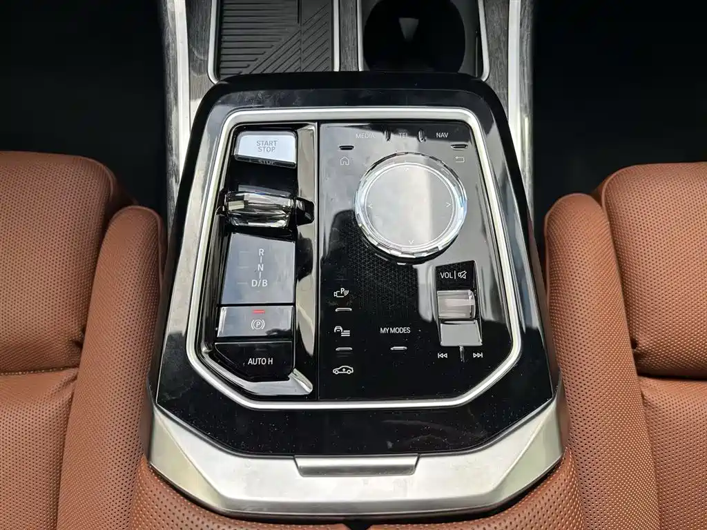 BMW i7 — миниатюра 11
