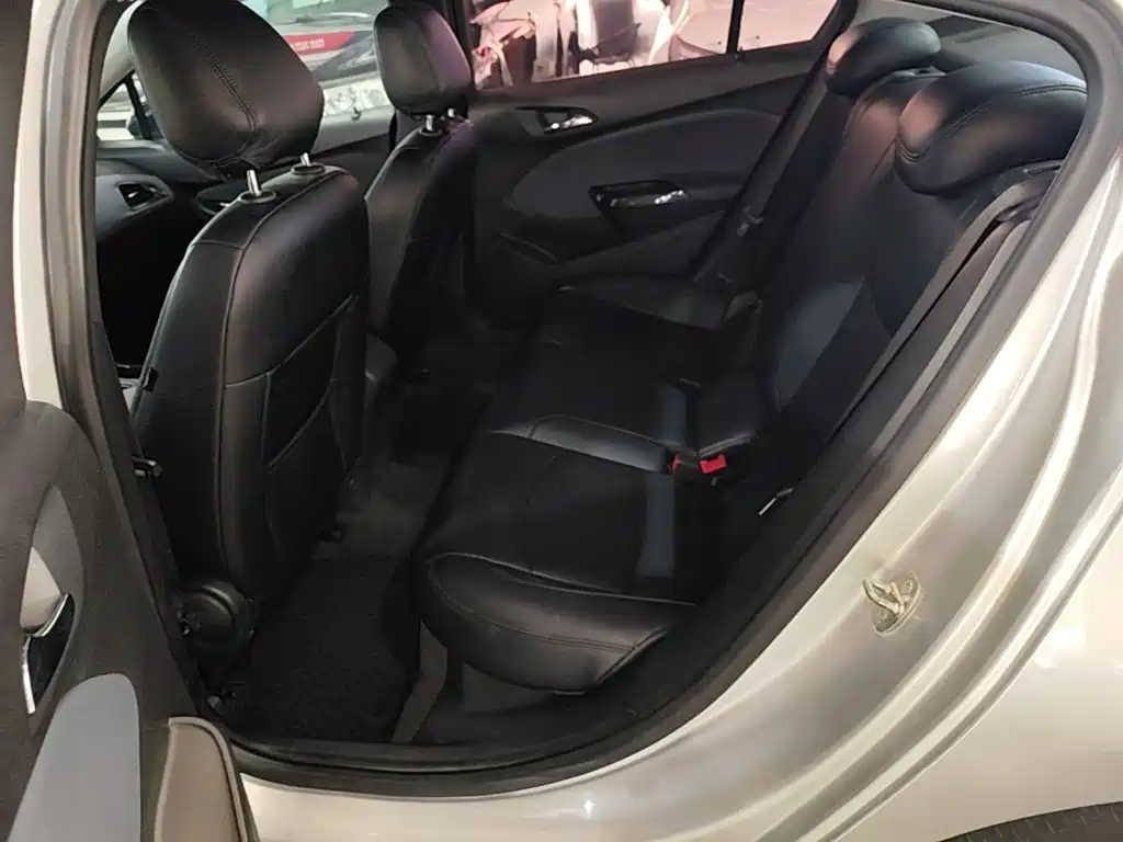 Chevrolet Cruze — миниатюра 17