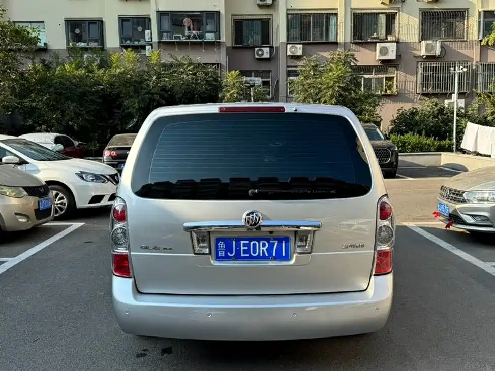 Buick GL8 — миниатюра 5
