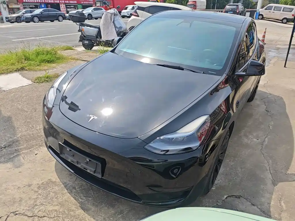 Tesla Model Y — фотографии объявления, Фото 2