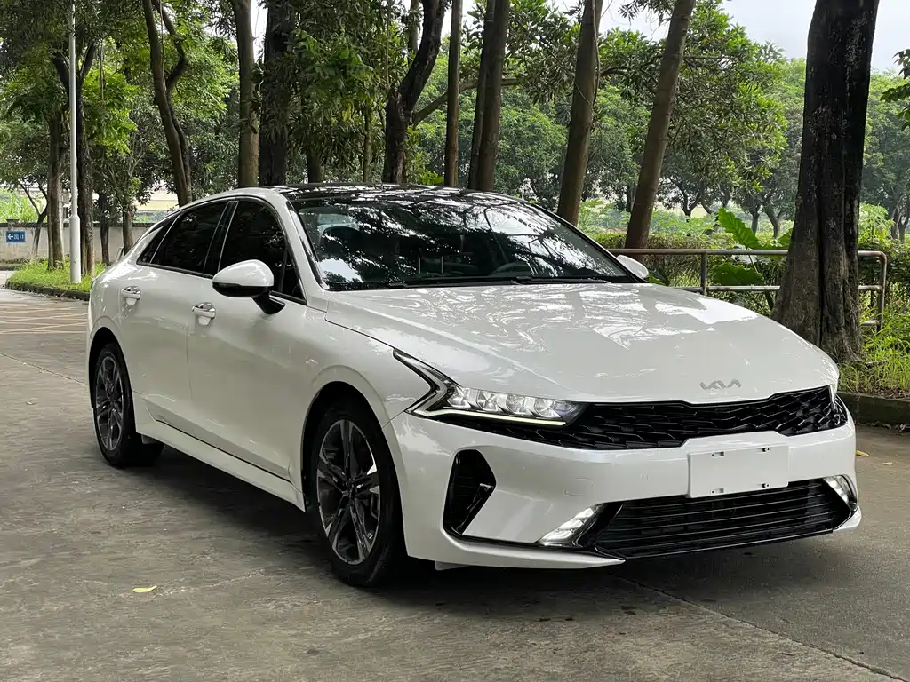 Kia K5 — миниатюра 6