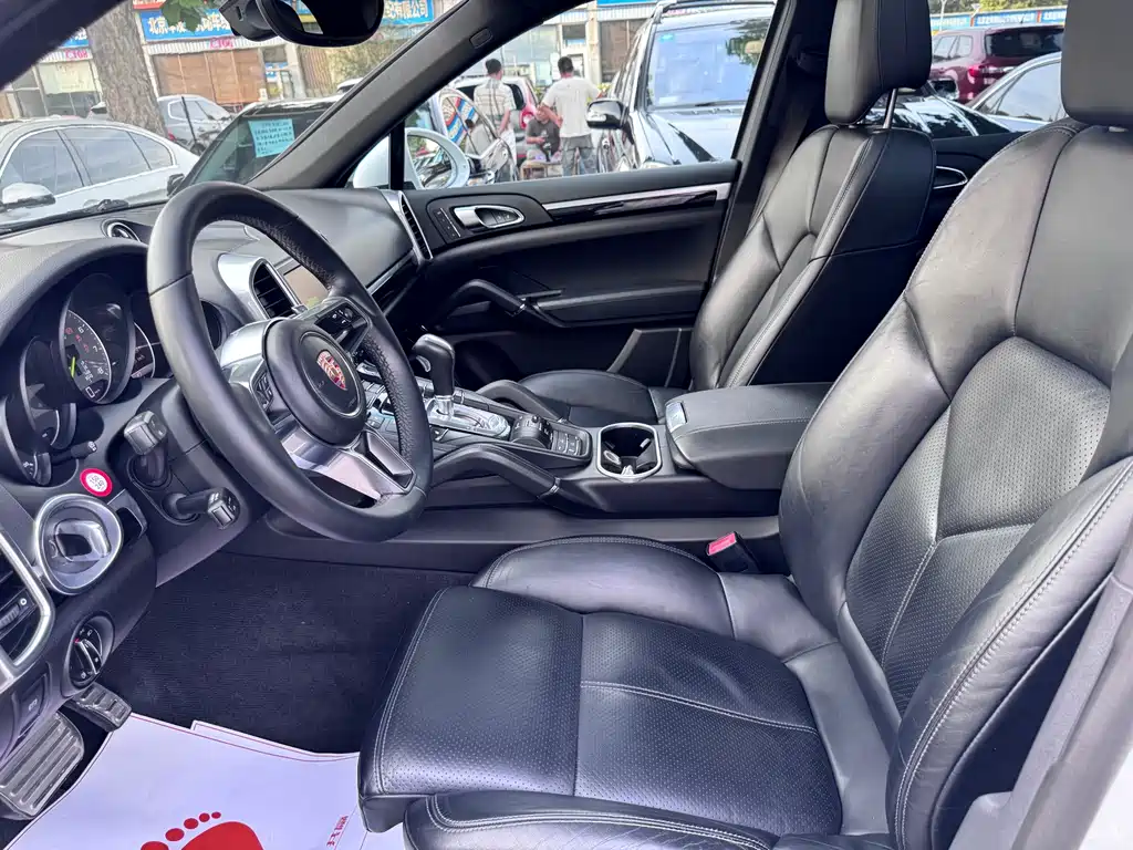 Porsche Cayenne Hybrid — миниатюра 5