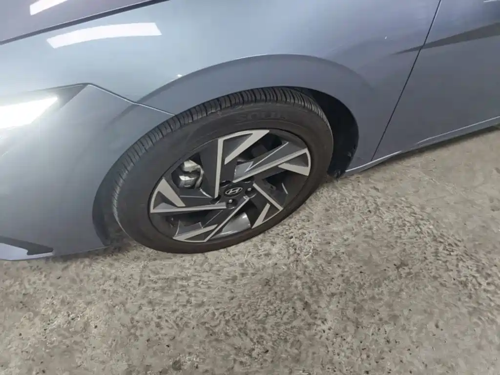 Hyundai Elantra — миниатюра 23