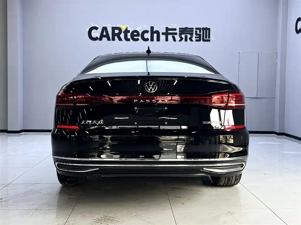 Volkswagen Passat 2023 330TSI Luxury