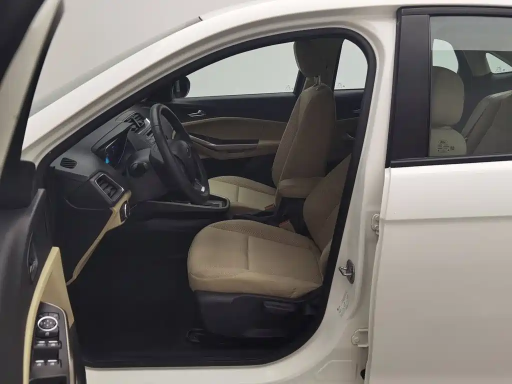 Ford Escort 2015 1.5L AT Comfort