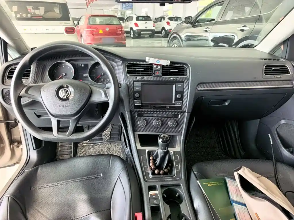 Volkswagen Golf — миниатюра 10