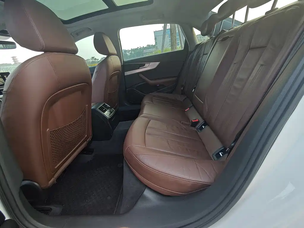 Audi A4L — миниатюра 12