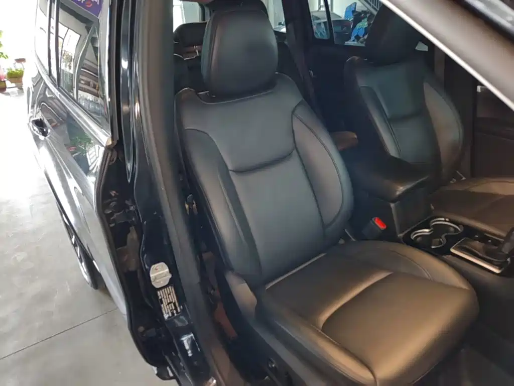 Jeep Grand Commander — миниатюра 25