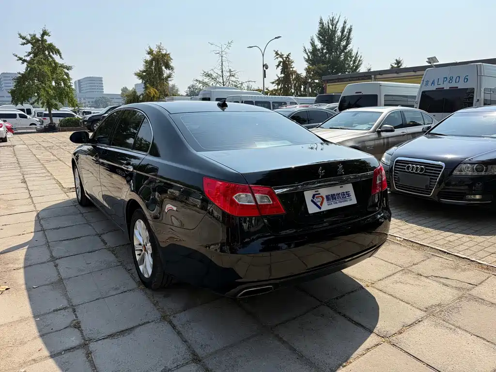 Hongqi Hongqi H7 — миниатюра 6