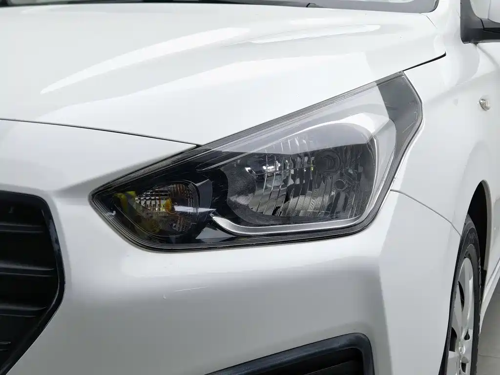 Hyundai Verna — миниатюра 7