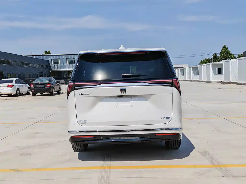 Buick GL8 Hybrid — миниатюра 5