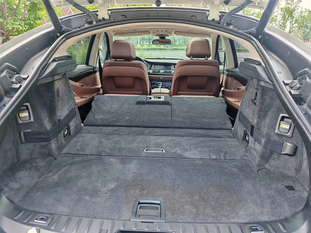 BMW 5 Series GT — миниатюра 17