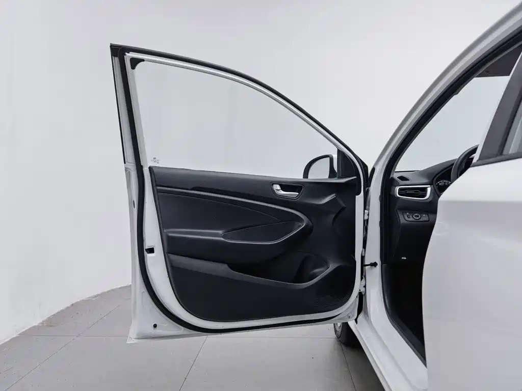 Hyundai Verna — миниатюра 8