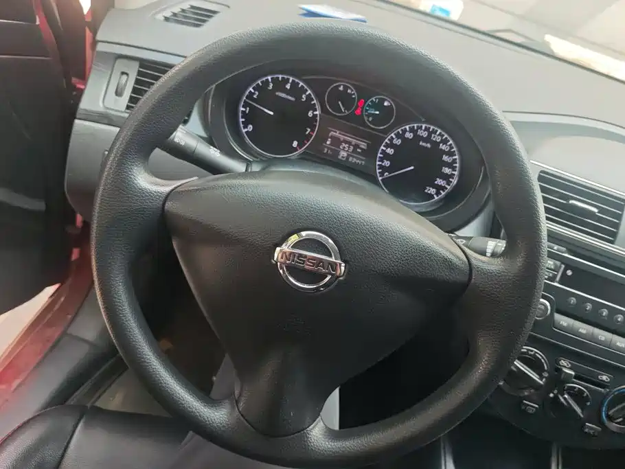 Nissan Tiida — миниатюра 15