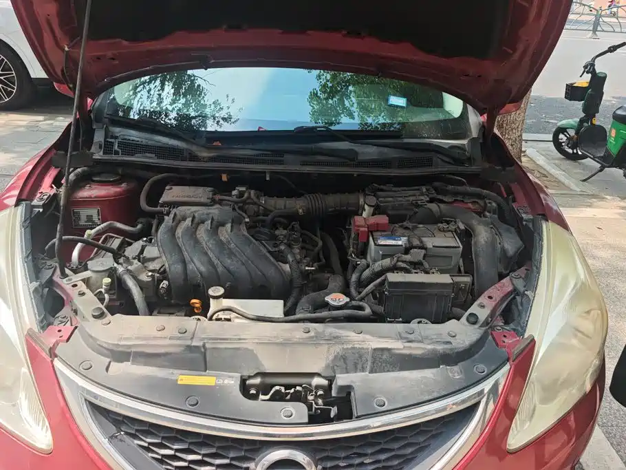 Nissan Tiida — миниатюра 10