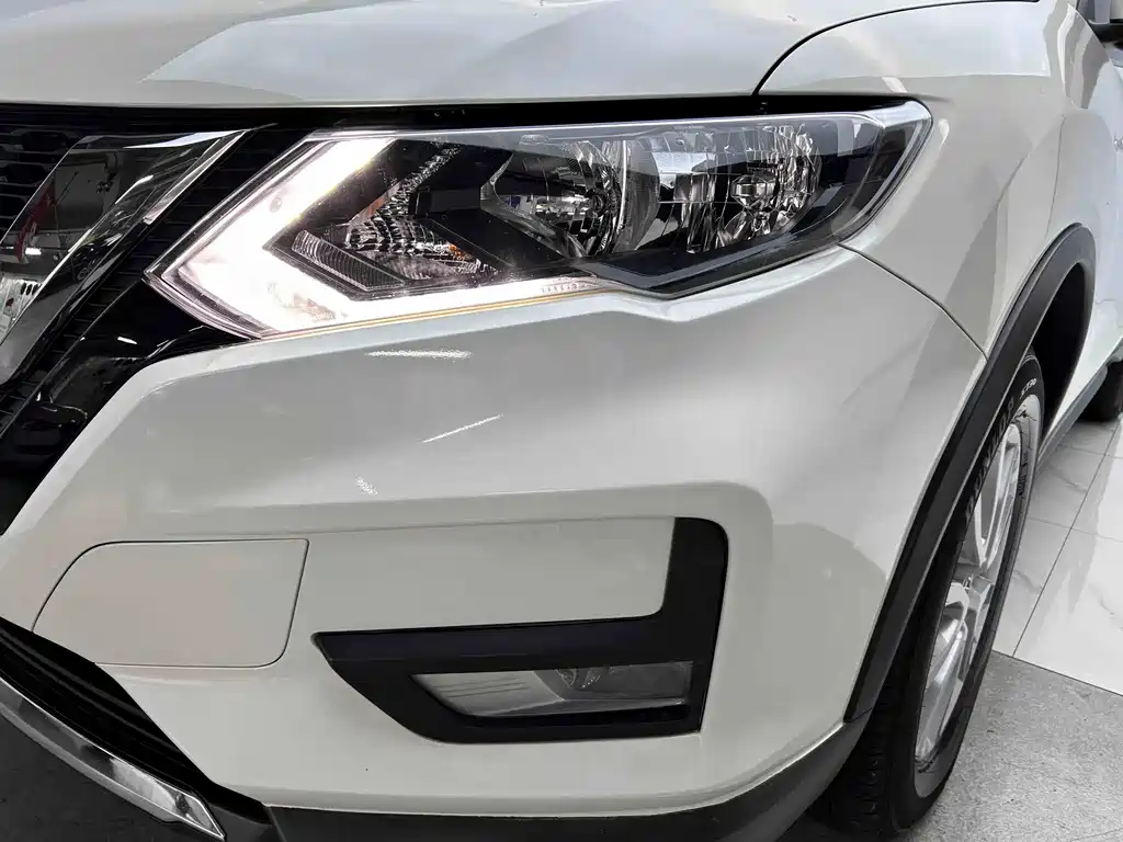 Nissan X-Trail — миниатюра 18
