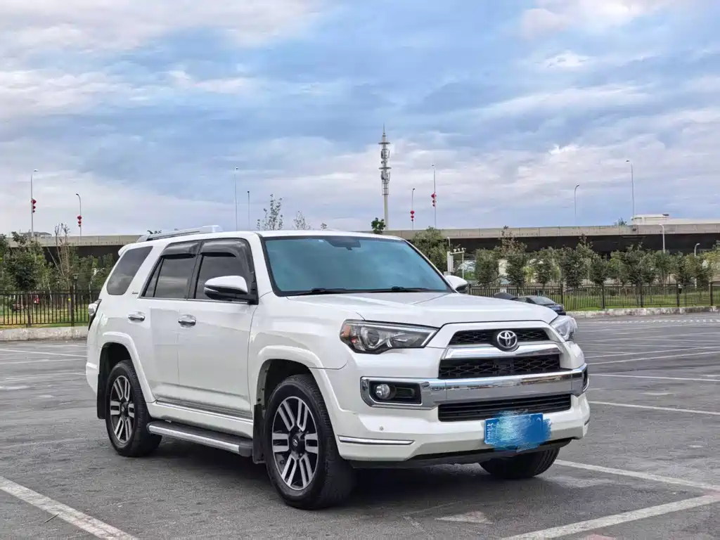 Toyota 4Runner — миниатюра 3