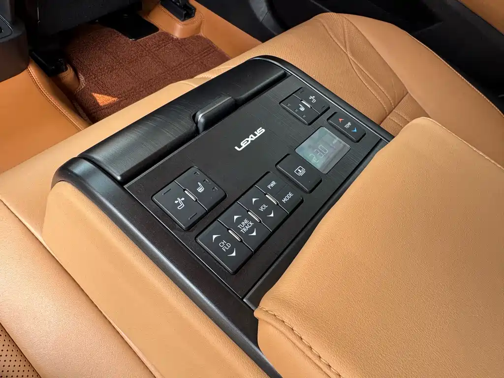 Lexus ES — миниатюра 13