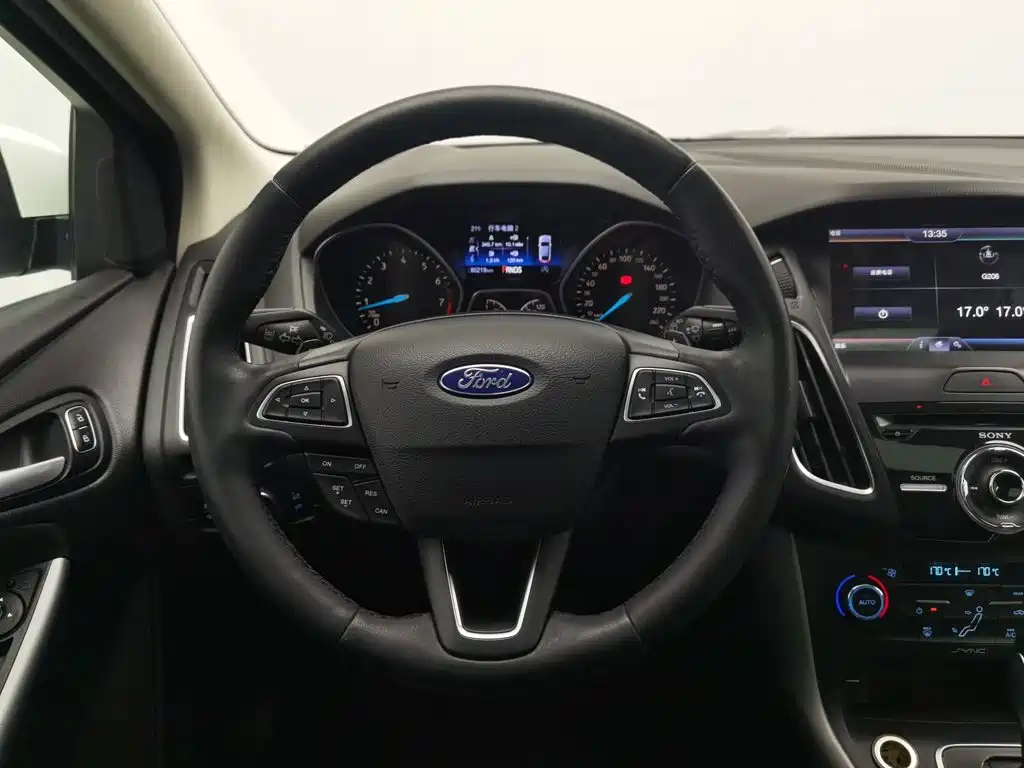 Ford Focus — миниатюра 11