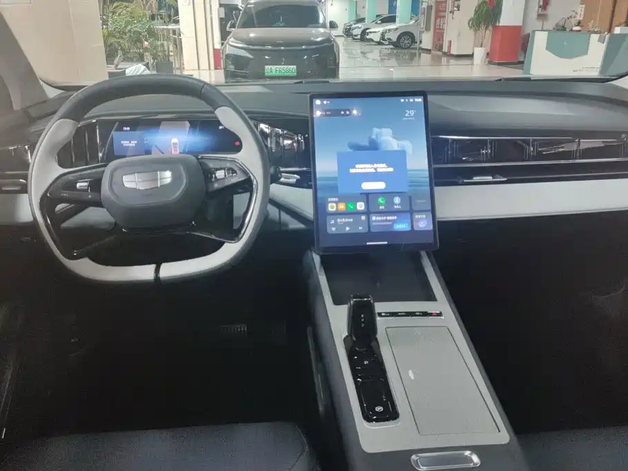 Geely Boyue L — миниатюра 12