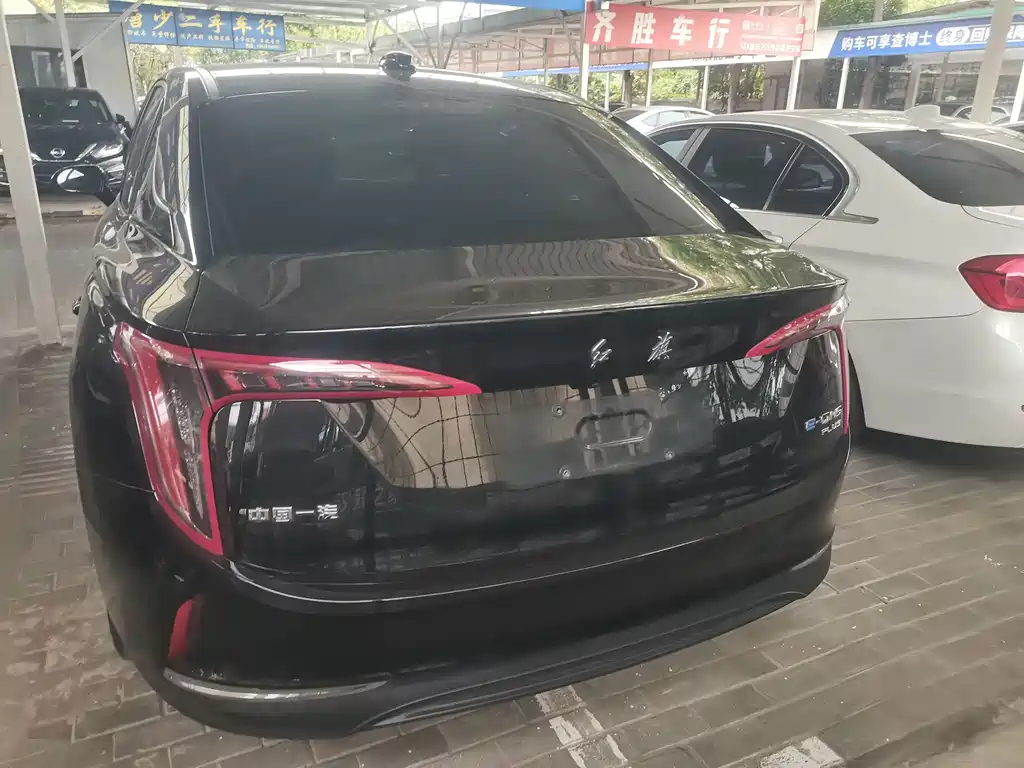 Hongqi Hongqi E-QM5 — миниатюра 8